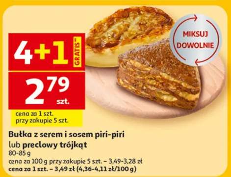 Bułka z serem i sosem piri-piri lub precłowy trójkąt